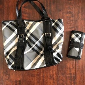 Authentic BURBERRY Large Purse and Wallet
